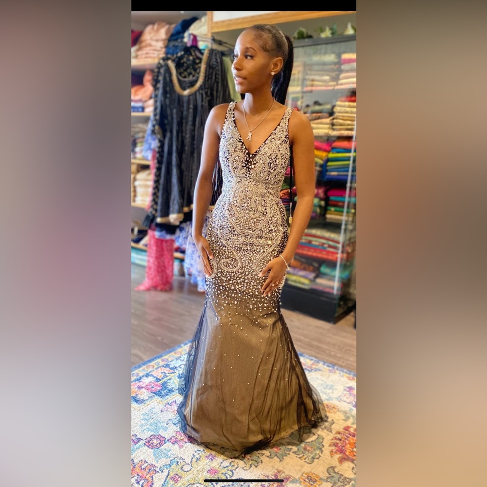 Selling my never worn backup prom dress! Very pretty and elegant!